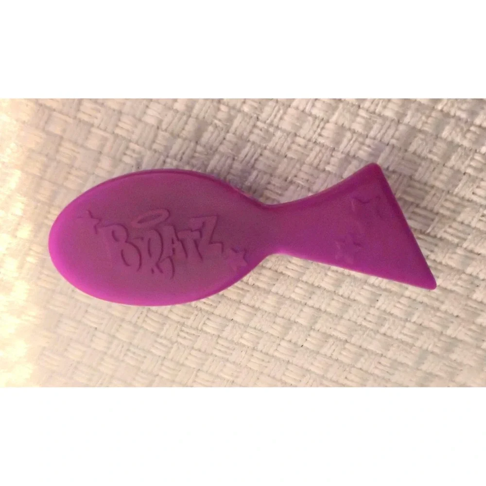 Bratz Fish Shaped Detangling Hair Brush Magenta Purple Soft Bristles Accessory